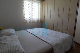 Otok Krk,Malinska,okolica,dvosoban stan 59 m2,djelomičan pogled,terasa,prodaja, Malinska-Dubašnica, Appartement