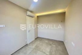 Privlaka, Škrapavac, dvosoban stan na prvom katu moderne zgrade s pogledom na more, Privlaka, Appartamento