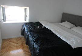 Opatija, centar, dvosoban stan I red do mora, Opatija, Apartamento