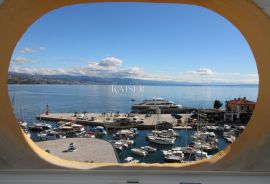 Opatija, centar, dvosoban stan I red do mora, Opatija, Apartamento