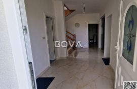 Kuća 220 m2 – Poljica Brig *Velika okućnica* (ID-2481/E), Nin, بيت