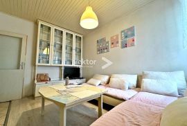 Centar, uredan 2-soban stan za investiciju, Rijeka, Appartment