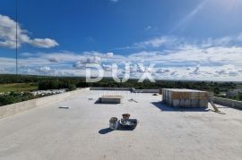 ISTRA, TAR - Penthouse u novogradnji s panoramskim pogledima na prirodu i more, Poreč, Apartamento