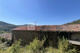 Istra okolica Buzeta kamena starina velikog potencijala, Buzet, Kuća