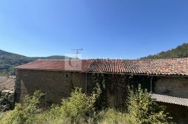 Istra okolica Buzeta kamena starina velikog potencijala, Buzet, Kuća