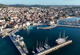 VODICE, namješten stan, prizemlje, pogled na more, zajednički bazen, Vodice, Appartamento