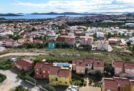 VODICE, namješten stan, prizemlje, pogled na more, zajednički bazen, Vodice, Appartamento