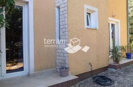 Istra, Ližnjan, Valtura, samostojeća katnica 150m2, okućnica 610m2  # prodaja, Ližnjan, House