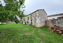 ISTRA. SVETVINČENAT - Samostojeća kamena kuća, Svetvinčenat, House