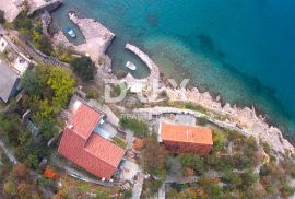 SENJ, JABLANAC - Kuća 1. red do mora!, Senj, Casa