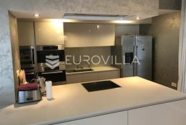 Istra, Rovinj, luksuzni penthouse NKP 186m2  na super lokaciji s dva garažna mjesta, Rovinj, شقة