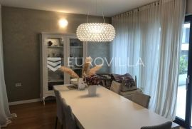 Istra, Rovinj, luksuzni penthouse NKP 186m2  na super lokaciji s dva garažna mjesta, Rovinj, شقة