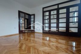 Kuća u Jakovu 206m2 + pomoćni objekat 87m2, 19 ari ID#1287, Surčin, Casa