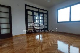 Kuća u Jakovu 206m2 + pomoćni objekat 87m2, 19 ari ID#1287, Surčin, Kuća