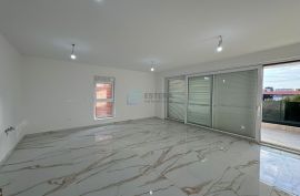 Apartman PRODAJA Vir 84 m2, 1. kat, 100 m od mora, pogled na more, Vir, Apartamento