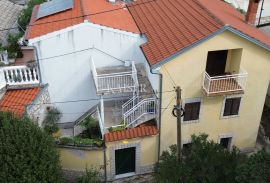 Selce - kamena kuća sa velikim potencijalom blizu mora, Crikvenica, House