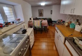 Selce - kamena kuća sa velikim potencijalom blizu mora, Crikvenica, House