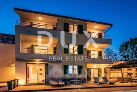 OPATIJA, POBRI - villa 404.85m2 s bazenom i panoramskim pogledom na more, Opatija - Okolica, Σπίτι