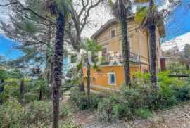 OPATIJA, CENTAR - unikatna povijesna vila površine 484m2 drugi red do mora, Opatija, Ev