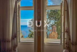 OPATIJA, CENTAR - unikatna povijesna vila površine 484m2 drugi red do mora, Opatija, Ev