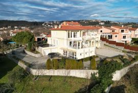 OPATIJA, MATULJI- villa s apartmanima 1000m2 s panoramskim pogledom na more + okućnica 2200m2, Matulji, Maison