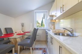 Selce apartman s pogledom na more, 30 m od plaže, Crikvenica, Wohnung