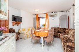 Stan u Rapcu sa predivnim pogledom na more, Labin, Appartment