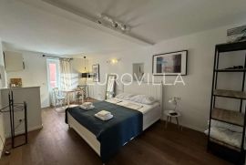 Istra, Rovinj, atraktivan apartman u strogom centru grada, Rovinj, Коммерческая недвижимость