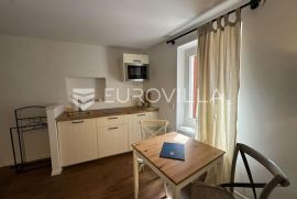 Istra, Rovinj, atraktivan apartman u strogom centru grada, Rovinj, Коммерческая недвижимость