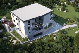 Šibenik okolica, komforan dvosoban stan  84,3m2 s vrtom i garžom, Šibenik - Okolica, Appartement