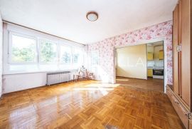 Zagreb, Dubrava trosoban stan za adaptaciju NKP 86m2, Zagreb, Wohnung