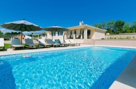 Istra, Labin - mediteranska vila s bazenom, 215 m2, Labin, Kuća