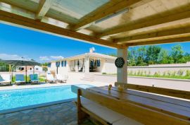 Istra, Labin - mediteranska vila s bazenom, 215 m2, Labin, Kuća