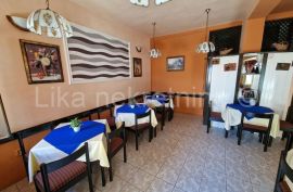 KARLOBAG - centar - kuća II.red do mora - restoran s apartmanima, Karlobag, Σπίτι