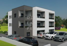 Kloštar Ivanić, Kloštar Ivanić, stan u zgradi, prvi kat, 94 m², Kloštar Ivanić, Apartamento