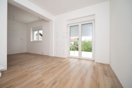 Dugo Selo - Centar, Dvoetažni stan, 97 m², Dugo Selo, blizina centra, Dugo Selo, Kвартира