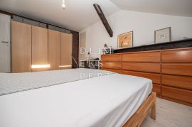 Donji grad, Prostran stan na trećem katu, Palmotićeva - 141 m², Zagreb, Stan