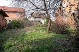 Donja Dubrava, Građevinsko zemljište sa starom kućom, 565 m2, Donja Dubrava, Zagreb, Земля