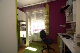 Kustošija, Prostran 5-soban stan na 1. katu, 111 m² - Kustošija, Zagreb, Apartamento