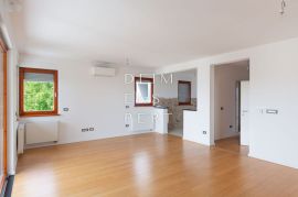 Šestine, Dvoetažni stan u urbanoj vili s predivnim pogledom, 214.50 m², Šestine, Zagreb, Flat