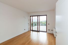 Šestine, Dvoetažni stan u urbanoj vili s predivnim pogledom, 214.50 m², Šestine, Zagreb, Flat