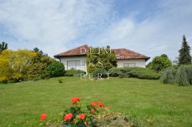 Adamovec, Obiteljska prizemnica u prekrasnom okruženju-Adamovec, Zagreb, House