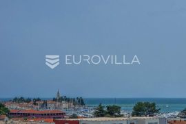 Istra, Novigrad, stan s dvije spavaće sobe i panoramskim pogledom na more, Novigrad, Kвартира