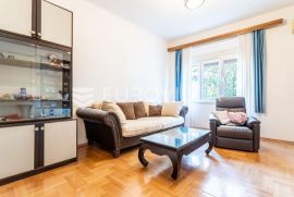 Split, Dobri, dvosoban stan na visokom prizemlju, NKP 68,55 m2, Split, Apartamento