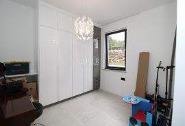 Istra, Labin - prilika, vila s bazenom, 176 m2, Labin, Kuća