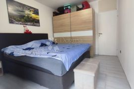 PULA -DVOSOBAN STAN NA TRAŽENOJ LOKACIJI, Pula, Wohnung