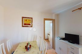 Pansion komfor- hotelski apartmani uz more, Sukošan, Дом