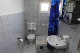 ROGOZNICA - Apartmanska kuća sa spektakularnim pogledom, Rogoznica, House