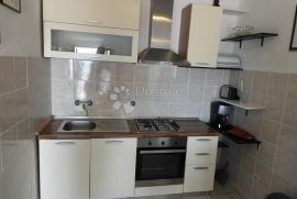 ROGOZNICA - Apartmanska kuća sa spektakularnim pogledom, Rogoznica, House