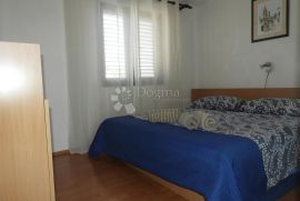 ROGOZNICA - Apartmanska kuća sa spektakularnim pogledom, Rogoznica, House